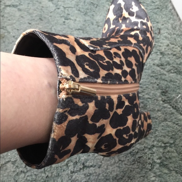 Not available Wendy Williams leopard booties size 10
NOT AVAILABLE-DONATED - Picture 8 of 8